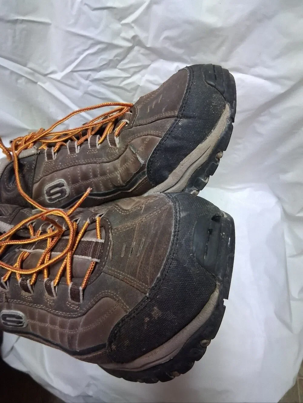 Skechers Men’s Brown Athletic Hiking Shoes with Yellow Laces Size 12 Preowned